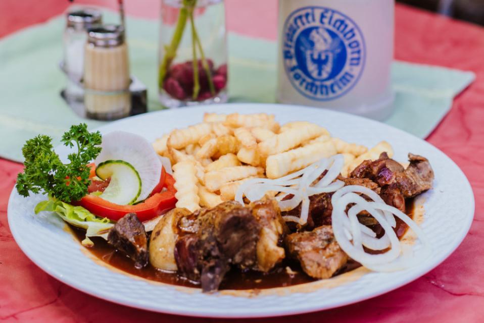 Brauerei-Gaststaette_Eichhorn_schaschlik